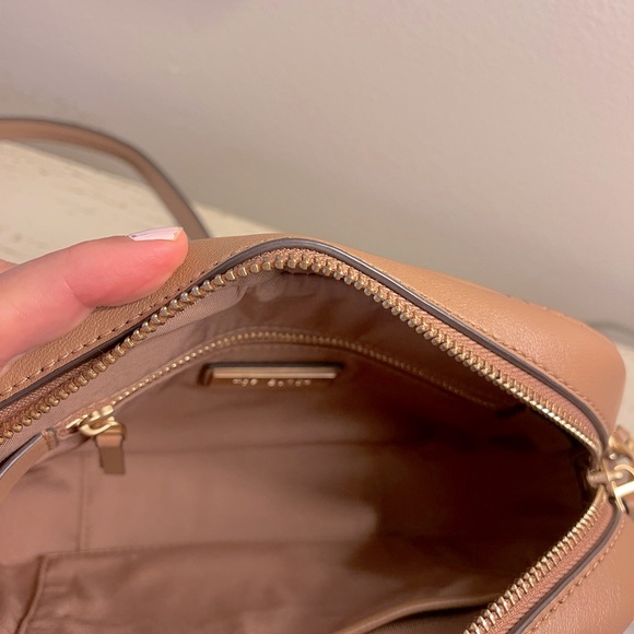 Tory Burch Fleming Soft Camera Bag - Tiramisu Color - Picture 7 of 8